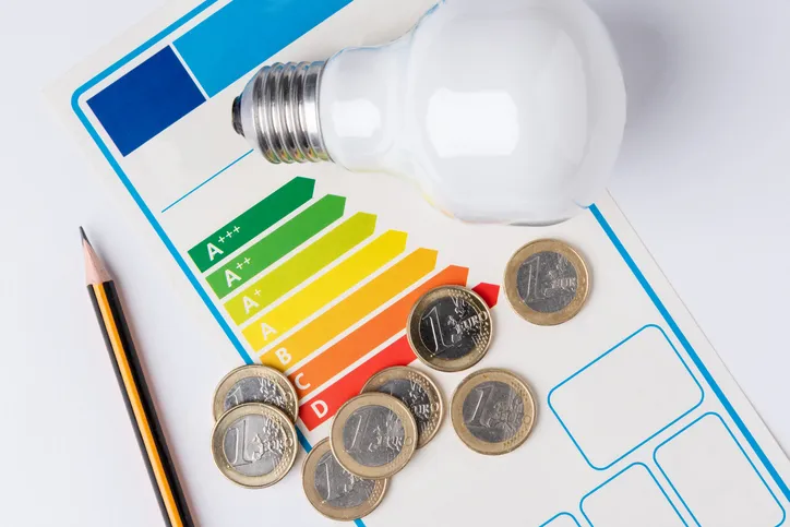 Horário de pico de energia: o que é, quando ocorre e como economizar